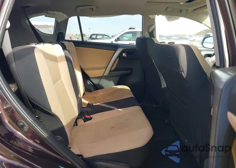 2018 Toyota Rav4 Xle z USA, uszkodzony, nr VIN 2T3WFREV6JW458012